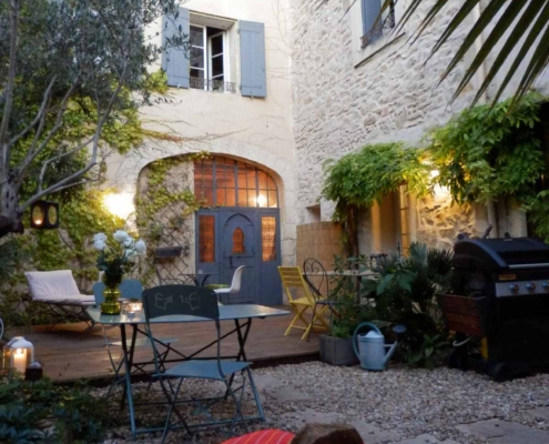La cour chez Envie de Sud en Camargue