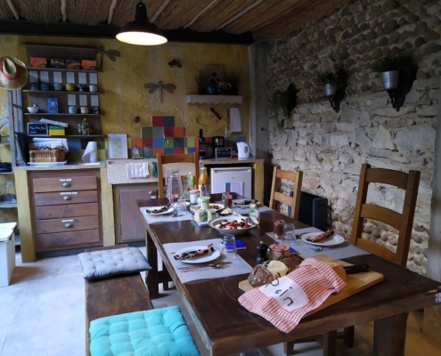 envie-de-sud-gîte-chambre-hote-Camargue-petit-déjeuner02